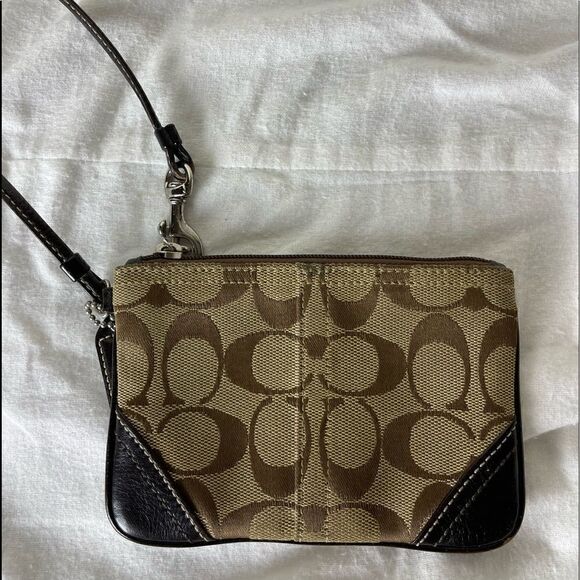 COACH wristlet - Picture 11 of 11